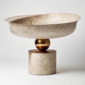 Bol de service de luxe en aluminium fait main Gilded Aura, forme ronde personnalisée, pour la décoration de la maison, des hôtels, des mariages et des événements - Product Image 1