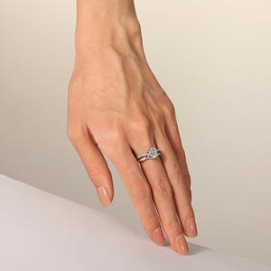 Anillo de Compromiso Jeulia Personalizado con Moissanita Ovalada Trenzada, Plata de Ley con Baño de Rodio - Product Image 5