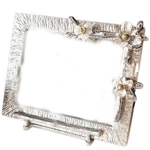 Cadre photo carré en métal couleur argent avec finition polie brillante et couvercle en verre épais, parfait pour la décoration de la maison - Product Image 3