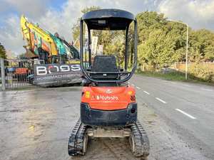 Miniexcavadora Kubota de 1,7 toneladas, cargadora hidráulica de orugas de alta eficiencia para construcción urbana y lugares de trabajo - Product Image 4