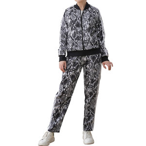 Ensemble de survêtements à sublimation intégrale Ensemble deux pièces avec un style imprimé unique Ensemble de survêtements à sublimation Tenue confortable - Product Image 1