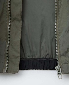 Chaqueta Cortavientos Deportiva de Poliéster con Cierre, Chaqueta Cortavientos para Hombre con Bloques de Color y Logotipo Personalizado - Product Image 5