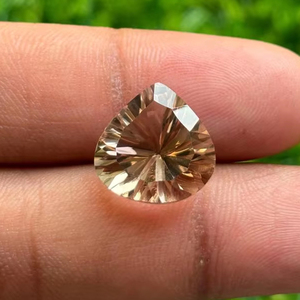 Directo fabricante de la India, aguamarina Natural, corte de pera, corazón pulido, sintético, 9 quilates, fabricación de joyas sueltas, piedra calibrada - Product Image 1