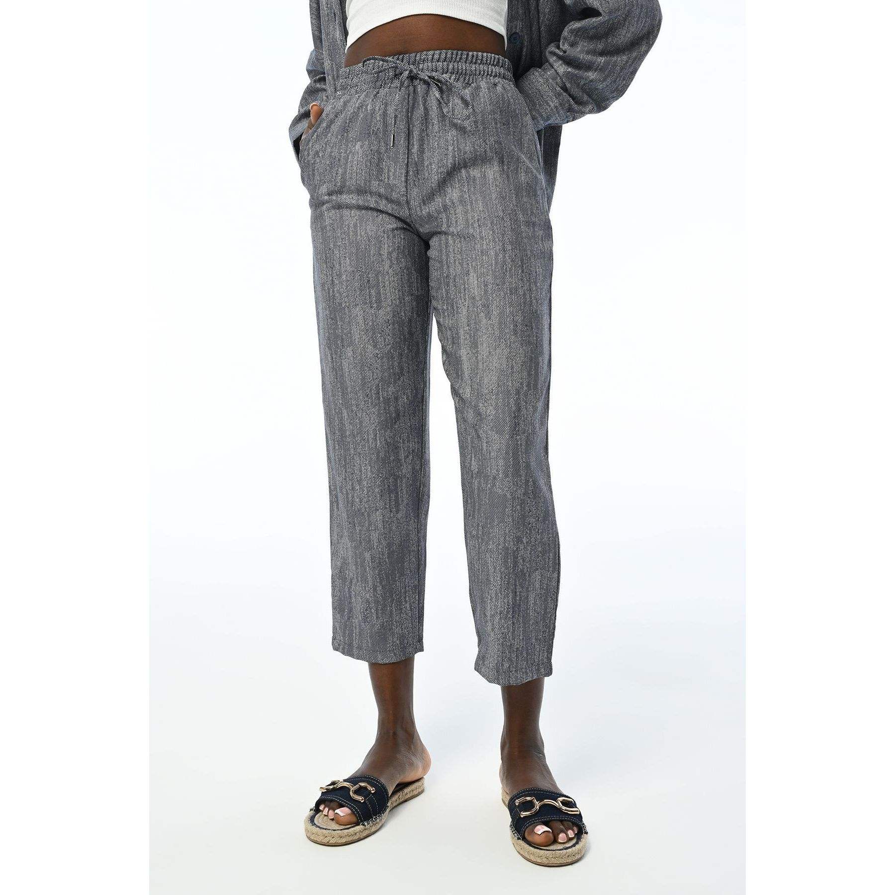 สีน้ำเงินกรมท่า