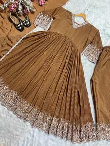 Dernier Designer Pure Chinon Soie Broderie Séquence Travail Anarkali Robe Par FabZone - Product Image 4