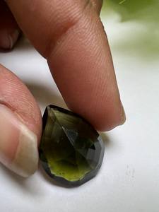 Piedra preciosa de moldavita verde con forma de corte de pera Natural 100% rara y hermosa, lo mejor para colgantes y anillos que se usan a precios asequibles - Product Image 2