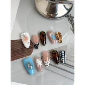 Starlit Mix Muse Press-On Nail Art : Design Chic Starlit et Mystérieux pour l'Amélioration des Ongles - Product Image 1