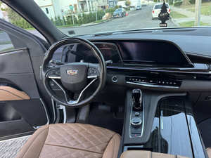 Usado 2022 Ca-d-illac Escalade Premium Lujo - Product Image 3