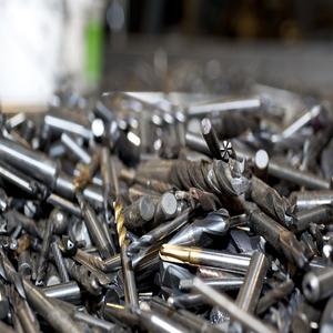 Déchets de carbure de tungstène à vendre, matériau de récupération de haute qualité pour le traitement des métaux, qualité supérieure - Product Image 2