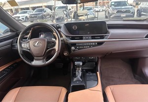 Lexus ES 350 Sedán 2021 Usado en Buen Estado - Product Image 3