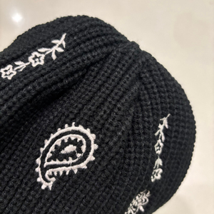 Gorro de Punto de Invierno con Logotipo Personalizado de Diseño Nuevo 2025 para Hombre y Mujer - Product Image 3