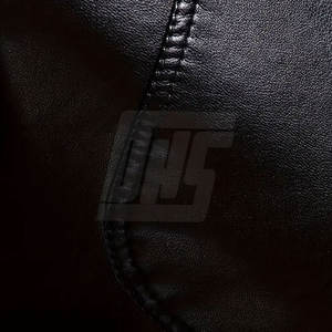 Veste en cuir élégante pour hommes avec fermeture à glissière et conception ajustée pour vêtements décontractés et à la mode veste d'hiver pour hommes - Product Image 3