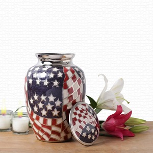 Urnes funéraires pour cendres de haute qualité en bois de banian vert gravé doré pour adultes |   Vase funéraire pour restes humains - Product Image 6