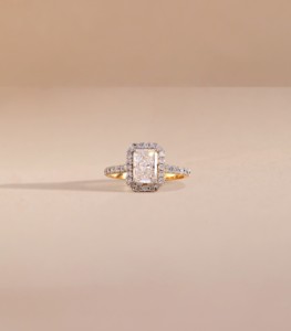 แหวนหมั้นเพชรโมอิสทรงกลมสีมรกต1.31 CT พร้อมรัศมีวงมงกุฎเปียก0.51 CT - Product Image 6