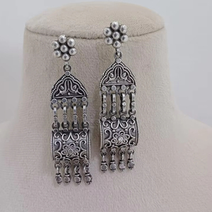 Ensemble de boucles d'oreilles pendantes en cascade vintage en laiton oxydé argenté Design personnalisable Boucles d'oreilles pendantes en vrac pour femmes - Product Image 1