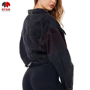 Veste en jean pour femme avec un délavage bleu intemporel, des coutures solides et une coupe décontractée pour un usage quotidien - Product Image 2