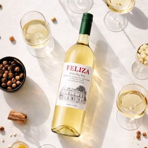Feliza - Vino Blanco Seco Airen Macabeo 11% ABV Vino Blanco Español Fresco 750ml - Product Image 3