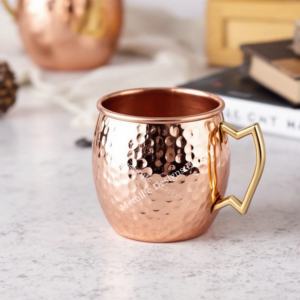 Tasse en cuivre martelé artisanale avec poignée en laiton écologique pour mules de Moscou et cocktails glacés - Product Image 3