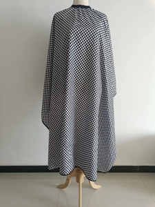 Nouvelle cape de coiffure et de sport en polyester 100% antistatique, lavable en machine, avec clip métallique écologique, taille personnalisée, impression par sublimation - Product Image 2