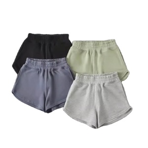Shorts de sport décontractés pour femmes, en coton respirant et très élastique, écologiques, séchage rapide, couleur unie, pour la gym, le fitness et la course à pied - Product Image 3
