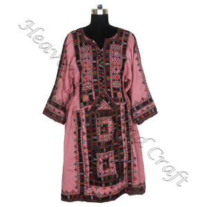 BDR064 Vintage Balochi Tribal Ethnique À La Main Kuchi Robe Bohème Unique Robe Vintage À La Main Bohème Banjara Baluchi Robe - Product Image 3