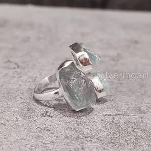 Anillo de Mujer con Aguamarina Natural, Piedra de Nacimiento de Marzo, Triple Piedra, Ajustable, Joyería Hecha a Mano, Anillo de Plata de Ley 925 - Product Image 2