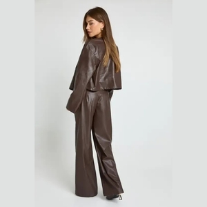 Leggings en cuir véritable tendance 2025 pour femmes, taille haute, respirants, écologiques, tissés en satin, entièrement personnalisés avec logo sur mesure - Product Image 1