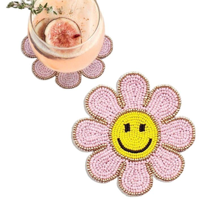 Posavasos con múltiples cuentas de girasol, exquisito posavasos con cuentas en forma de flor única, juego de posavasos con cuentas de cristal bordado a mano de Color amarillo - Product Image 2