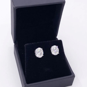 Boucles d'oreilles modernes de forme ovale créées à double coupe fraîche Boucles d'oreilles en or 14 carats VS1 Clarity Diamond Moissanite - Product Image 5