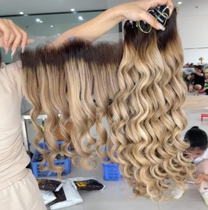 Cheveux super doublement étirés de bonne qualité, ondulés, couleur personnalisée, faisceaux d'extensions de cheveux humains vietnamiens - Product Image 2