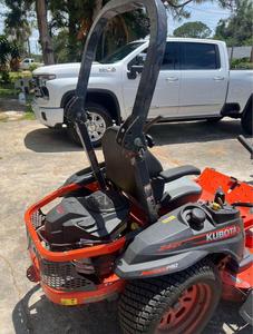 Compre una Podadora Autopropulsada Kubota G261HD en Excelentes Condiciones, Tractor Kubota con Recolector de Césped para Uso en Jardines, Compre en Excelentes Condiciones - Product Image 3