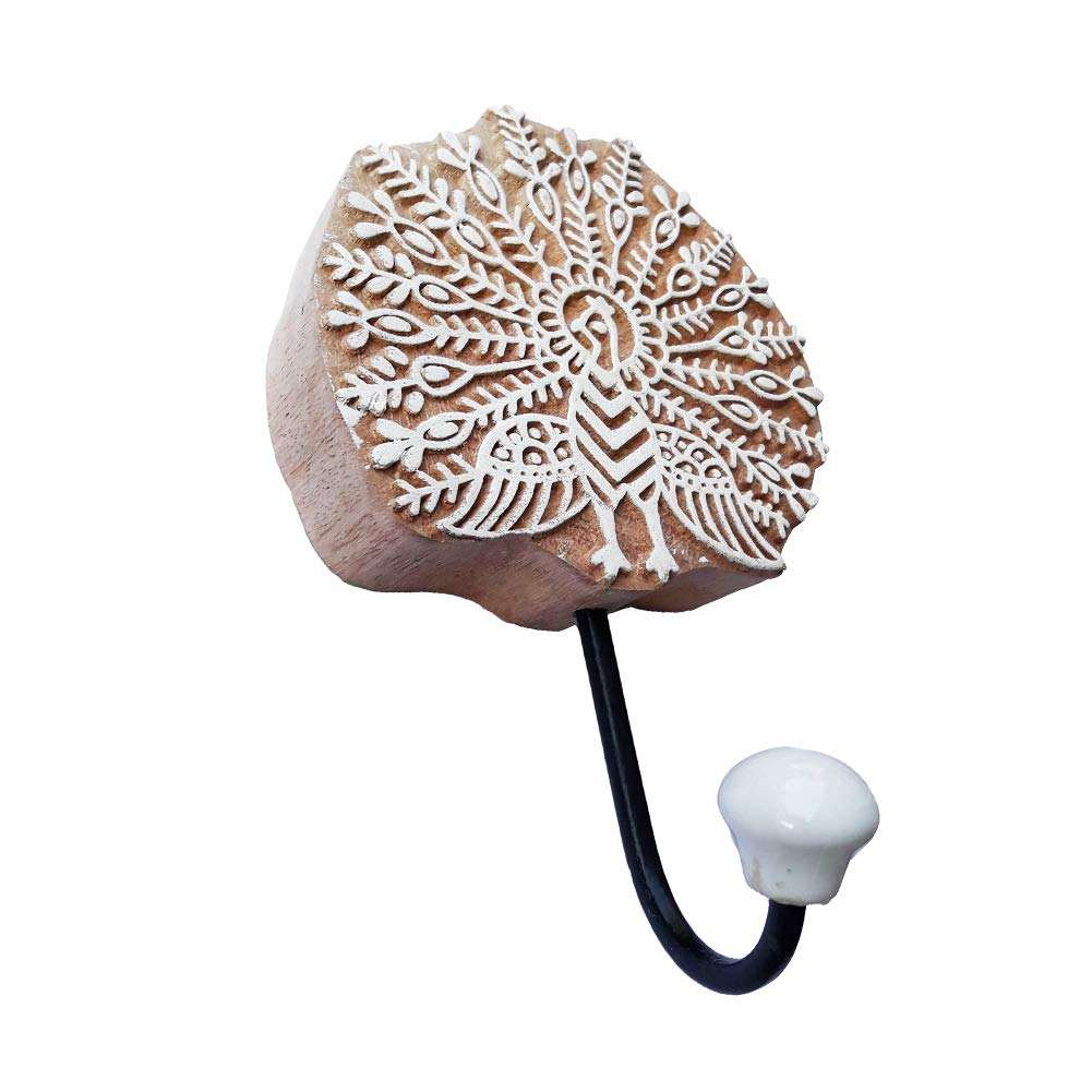 สีขาวและสีเทา