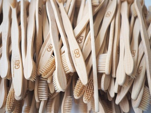 Brosse à dents réutilisable pour adultes, biodégradable, poils souples beiges, pour les fournitures de toilette d'hôtel, emballage personnalisé - Product Image 2