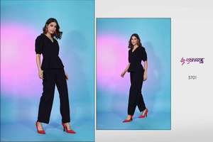 Vente en gros à taux de fabrication Ensembles coordonnés de vêtements occidentaux à la mode Maruti pour femmes Qualité supérieure Décontracté Forme en V Haut BSY + Pantalon Indien - Product Image 5