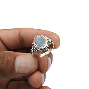 Bague en argent sterling 925 massif de qualité supérieure avec pierre précieuse personnalisée en pierre de lune arc-en-ciel de forme ovale, parfaite pour les filles et les garçons - Product Image 3