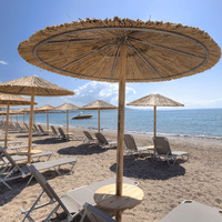 Parasol de luxe pour hôtel et station balnéaire Parasol de plage en bambou naturel avec feuille de palmier et chaume