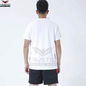 Uniforme de voleibol hecho profesional de alta calidad Conjuntos cómodos y transpirables Uniforme de voleibol de hombre hecho en poliéster - Product Image 2