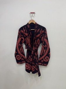 Veste en coton brodée florale bohème pour homme, coupe ample vintage, manches chauve-souris, col en V, vêtement d'extérieur pour l'automne - Product Image 3