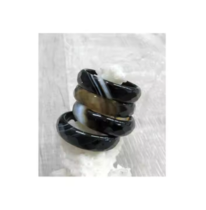 เครื่องประดับวินเทจแบบมินิมอลที่โดดเด่นของแท้ดั้งเดิมที่มีแหล่งที่มาตามหลักจริยธรรมจากงานฝีมือรูปพระจันทร์เสี้ยว - Product Image 1