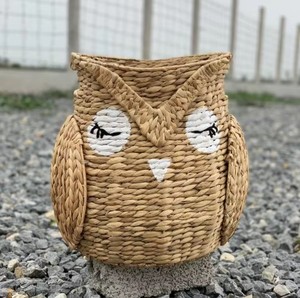 Cesta decorativa de búho de jacinto de agua natural, contenedor de almacenamiento tejido a mano para ropa, lavandería y organización del hogar de Vietnam - Product Image 5