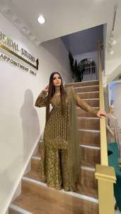 เสื้อและกางเกงผ้าจอร์เจียปักลายสวยงามชุดงานขอบลูกไม้แฟนซีชุดปาร์ตี้ - Product Image 4