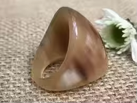 Bague en corne naturelle, écologique, faite à la main, intemporelle, unique, élégante, artisanale, durable, classique par Crescent Crafts