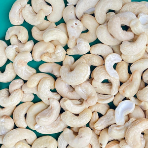 Hot Sale Cashew Nuts Raw Cashew Nut WW180, WW240, WW320, LP Cashew Nut Price In Vietnam Factory Price - Product Image 1