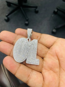 Pendentif Croix Personnalisé en Argent 925 Style Hip Hop, Design Tendance Streetwear Sertie de Diamants Moissanite, Breloques Personnalisées - Product Image 3