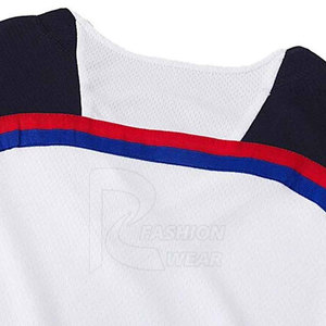 Uniforme de basket-ball professionnel 100% polyester pour les jeunes nouveaux ensembles de taille plus respirants de bonne qualité pour les jeunes joueurs - Product Image 4