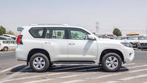 Toyota LandCruiserR <span class=keywords><strong>Prado</strong></span> <span class=keywords><strong>TXL</strong></span> <span class=keywords><strong>2021</strong></span> d'occasion, faible kilométrage, blanc, 5.0L, SUV prêt à rouler - Product Image 4