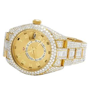 Reloj de diamantes totalmente dorado de calidad superior con esfera de banda de acero inoxidable de diseño de lujo disponible a un precio asequible - Product Image 2