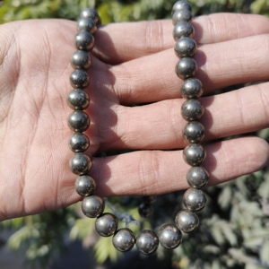 Collier en perles de pyrite naturelle 8 mm Perles rondes lisses Fermoir en argent sterling Cadeau pour femme Pierre précieuse de pyrite AAA Collier unisexe - Product Image 4