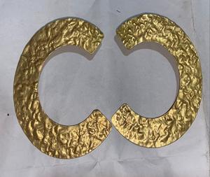 Pendiente liso con acabado de martillo de gran calidad superventas, pendiente colgante chapado en oro mate de latón para fiesta de chica a la moda - Product Image 6