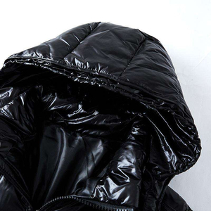 Veste matelassée pour homme tendance 2025, noire brillante à capuche, en nylon brillant, manteau d'hiver épais et chaud, parkas à bulles pour homme, vestes matelassées pour homme - Product Image 3